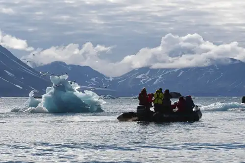 Around Spitsbergen, In the realm of Polar Bear & Ice - gallery 9