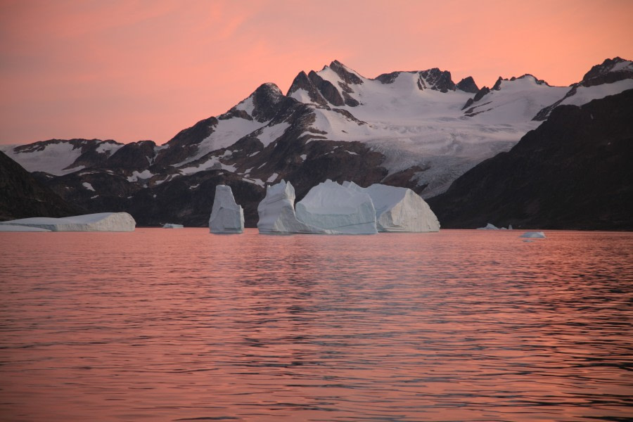 East Greenland, Scoresby Sund - Aurora Borealis, Including Long Hikes - gallery 3