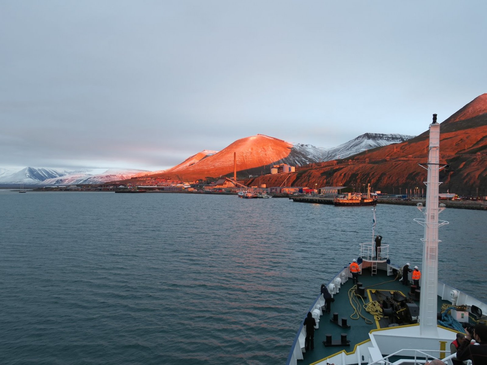 Port Pastimes: 7 Fun Things to Do in Longyearbyen