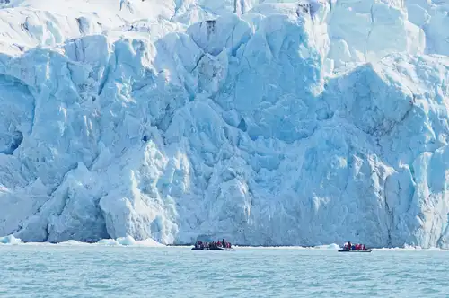 All About Ice: Glaciers and Icebergs of the Arctic and Antarctica - Nexta Expeditions