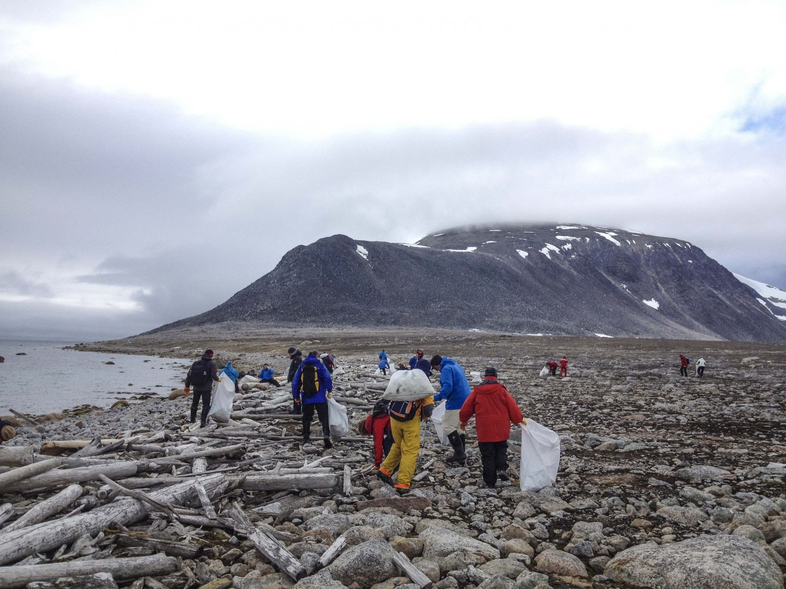 Cleaning up Svalbard