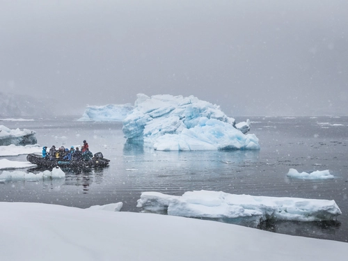  Weddell Sea – In search of the Emperor Penguin, incl. helicopters