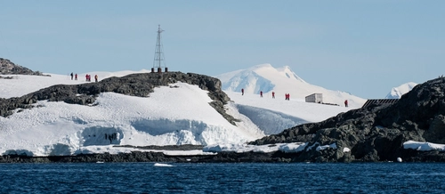  Antarctica - Polar Circle - Deep South Discovery voyage