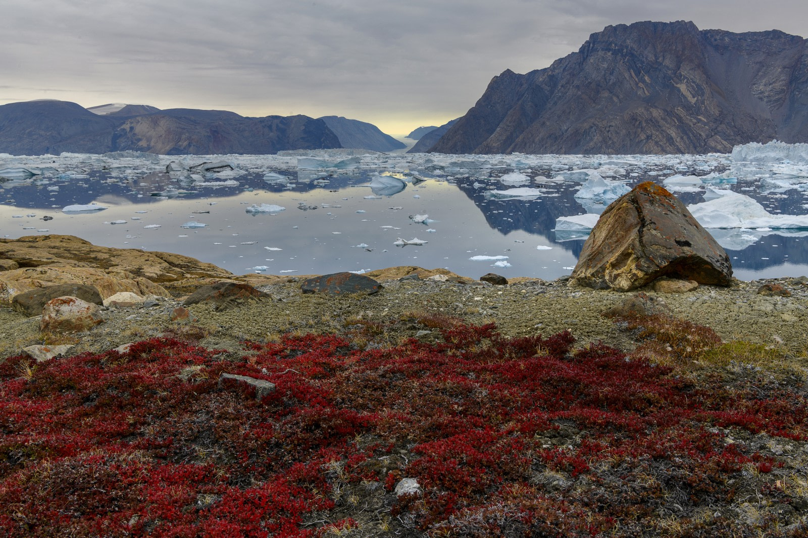 Spitsbergen - Northeast Greenland, Fly & Sail