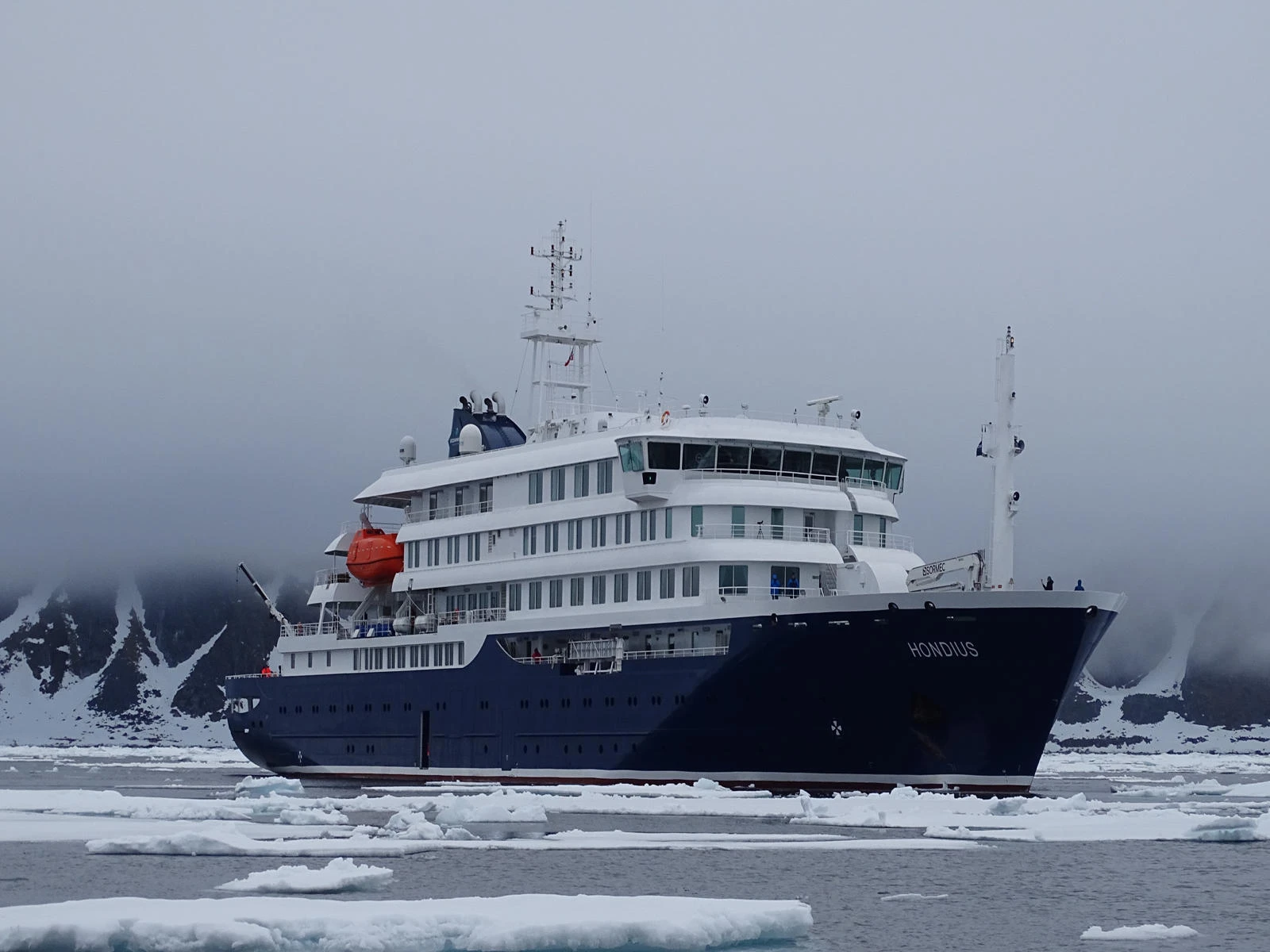 North Spitsbergen Explorer - Versatile landscapes, sea ice & wildlife - gallery 6