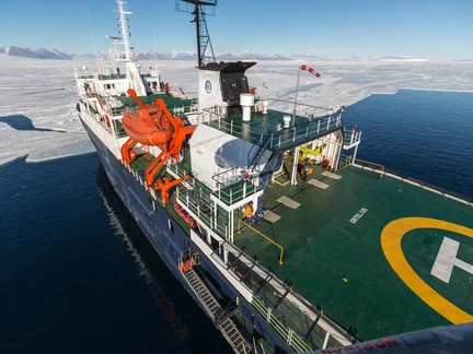 Antarctica - Beyond the Polar Circle - Wilkins Ice Shelf - Aurora Australis - gallery 5